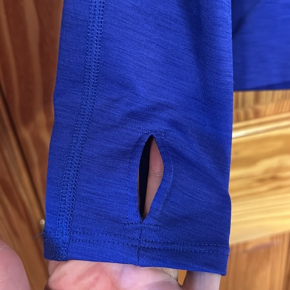 Women's ColdGear® Crew. Excellent condition. Size medium. - Picture 3 of 6